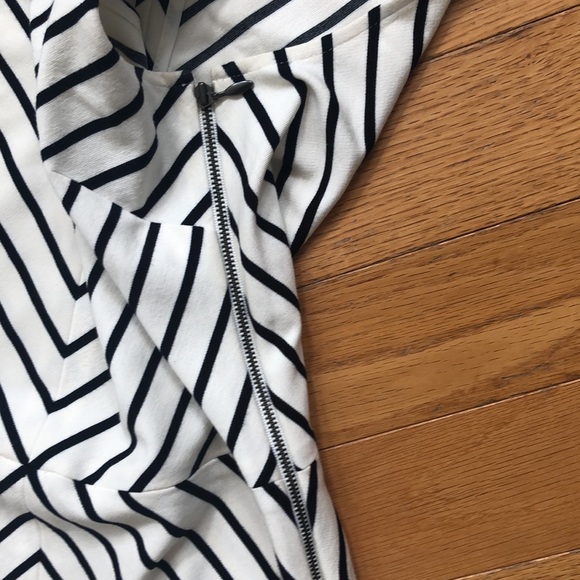 Banana Republic Mad Men Black & White Diagonal Stripe Dress - Excellent! 6 - Picture 6 of 14